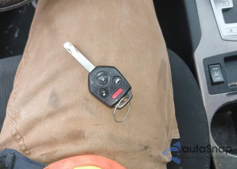 2013 Subaru Outback 2.5I Premium z USA, uszkodzony, nr VIN 4S4BRBCC9D3285779